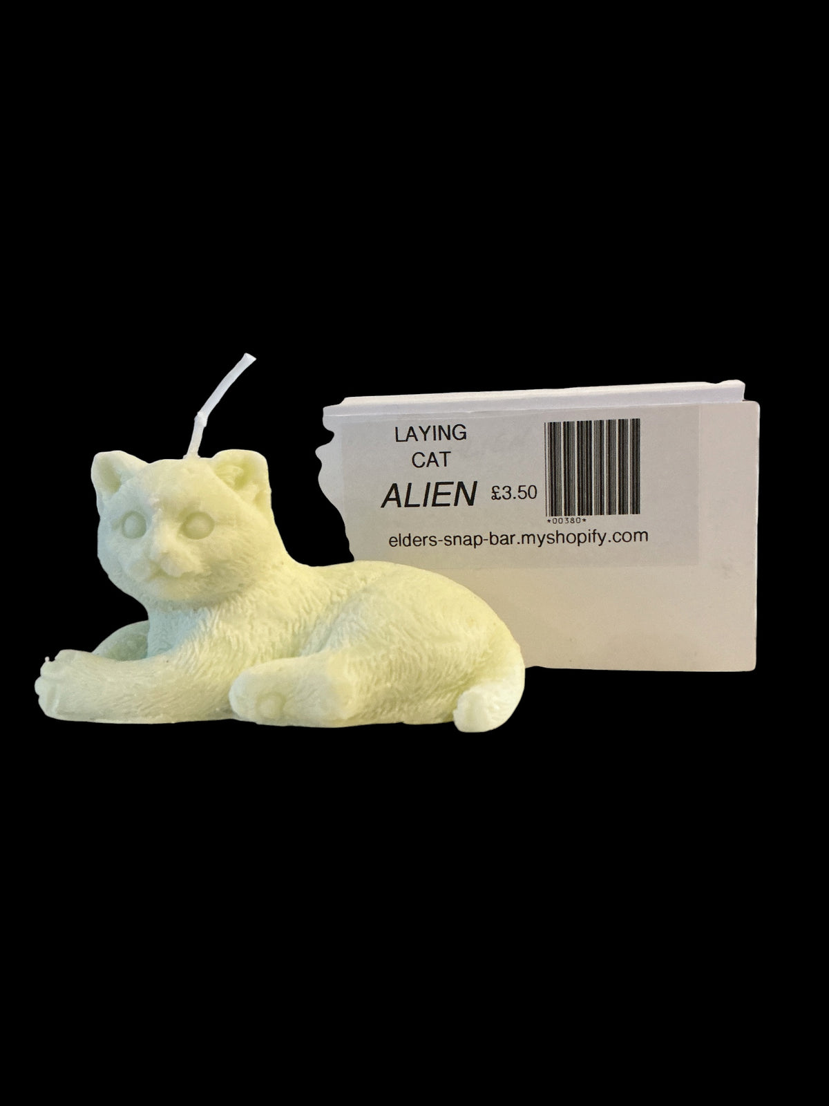 Laying Cat - Alien